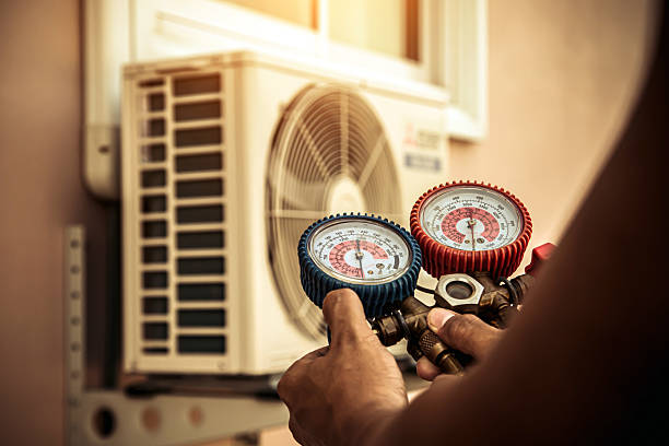 Professional Hvac Installation technician working in Lubbock, TX